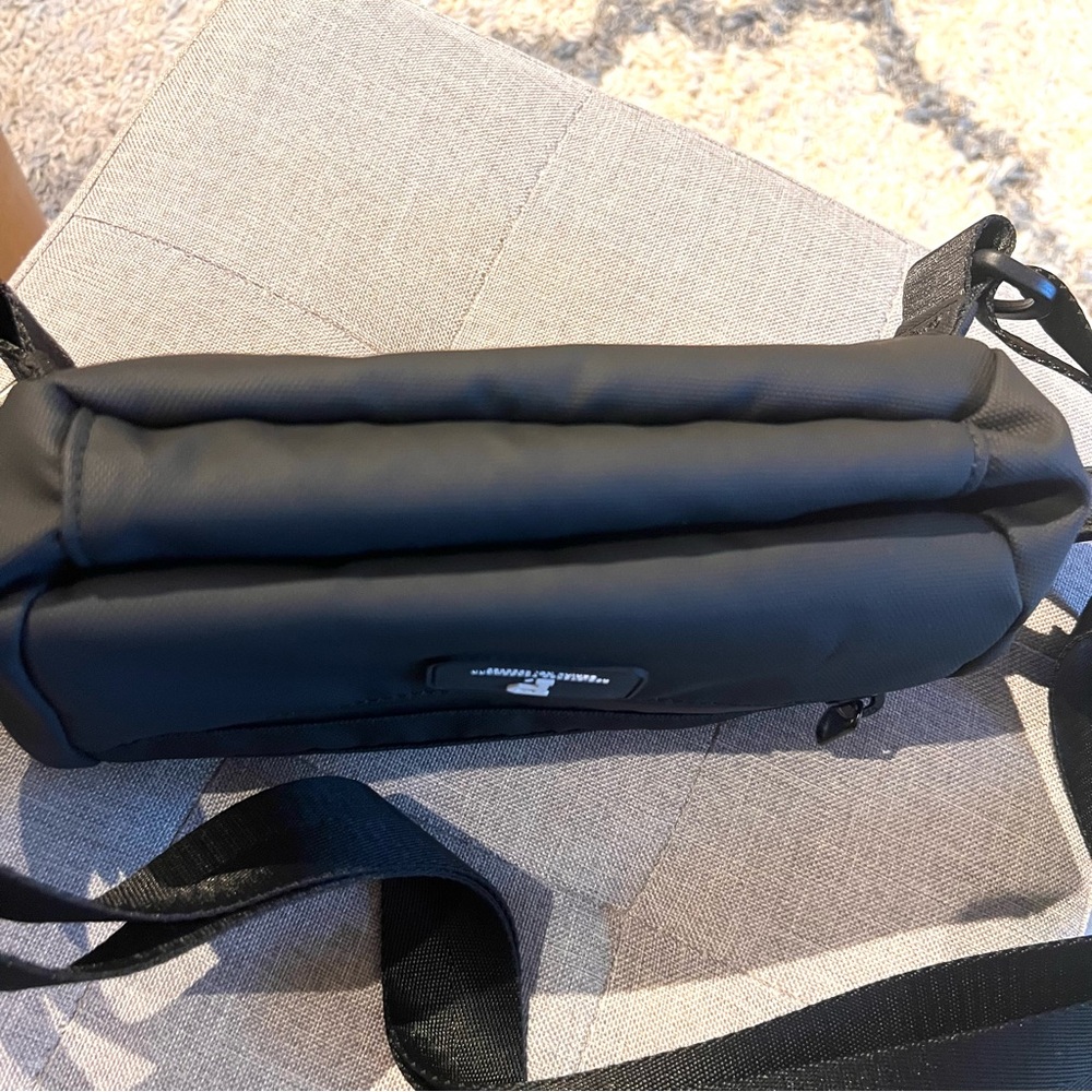 Portland Gear Cascade Crossbody Bag ~ Black - Picture 5 of 13